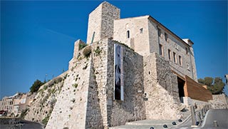 Antibes-Picasso2 Aix en Provence town hall clock alley view